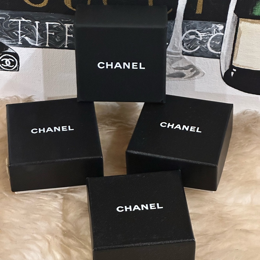 CHANEL BOX FOR Earring Ring Brooch Black Size 2.6” X 2.6” ( Listing For 1 Only) - Picture 2 of 9